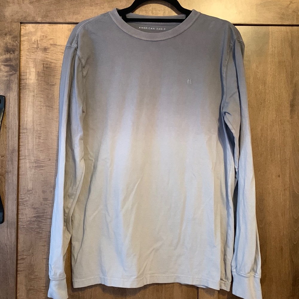 3/$30 American Eagle gray hombre long sleeve shirt